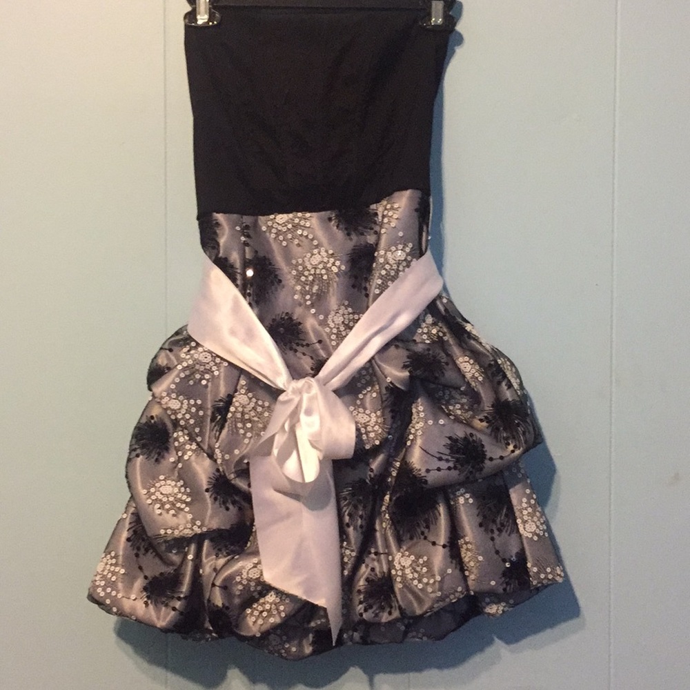Strapless dress